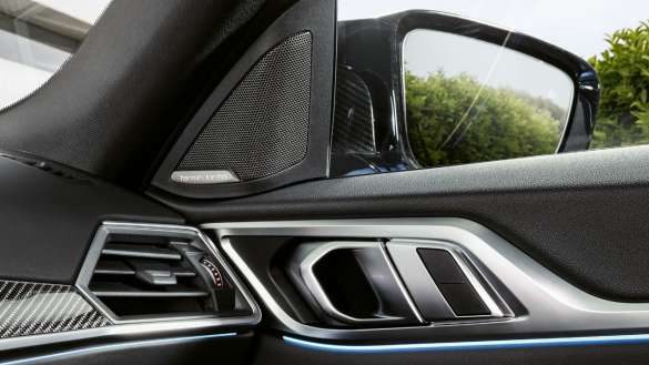BMW M IconicSounds Electric BMW i4 M50 G26 2021 Innenraum Tür mit Lautsprecher